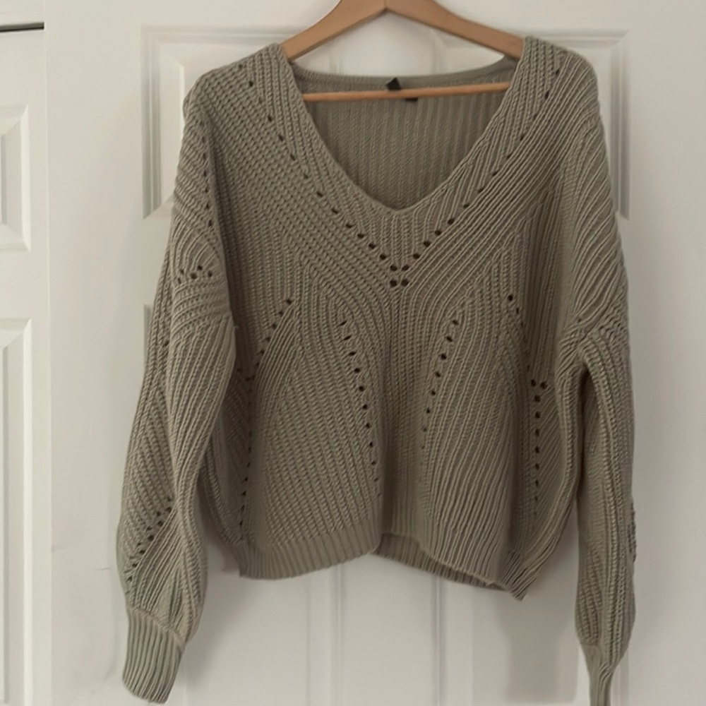 V neck sweater